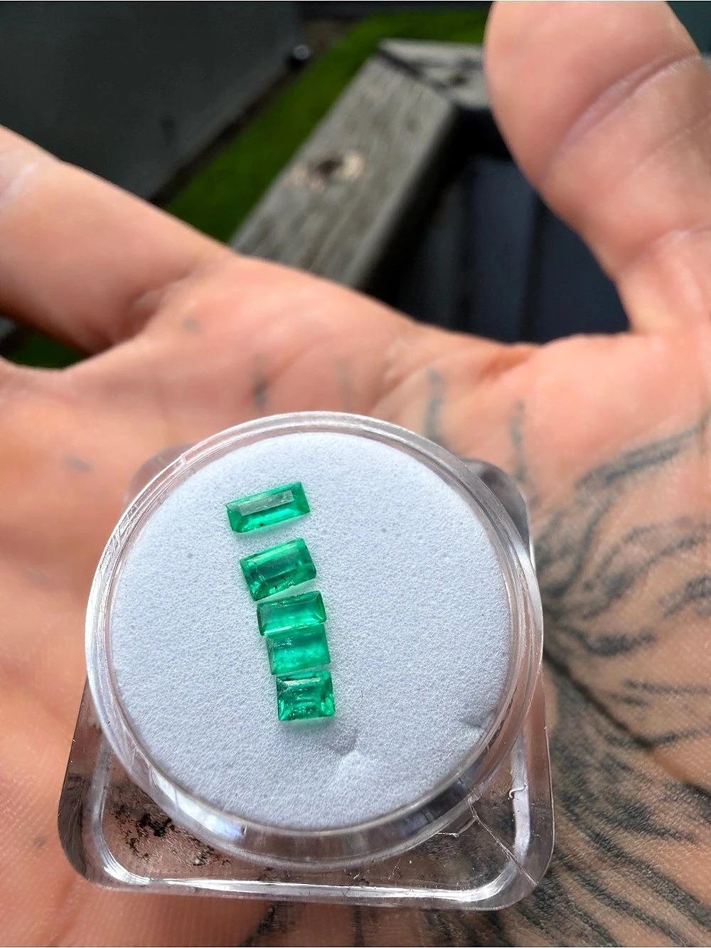Natural Colombian Emerald Set 0.45 Ct – 5 Loose Faceted Emeralds – Green Gemston
